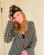 Brie Larson (21).jpg