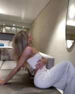 Sabrina Carpenter (4).jpg