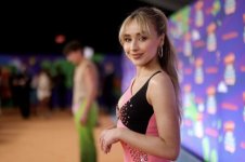 Sabrina Carpenter (6).jpg