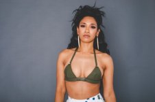 Candice patton (14).jpg