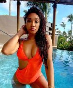 Candice patton (23).jpg