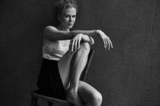 new-2017-pirelli-calendar-by-peter-lindbergh-23.md.jpg