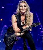  Nita Strauss (20).jpg